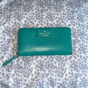 Kate Spade wallet 💕